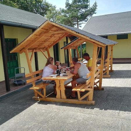 Vadasa Motel Es EtteremHegyhátszentjakab エクステリア 写真