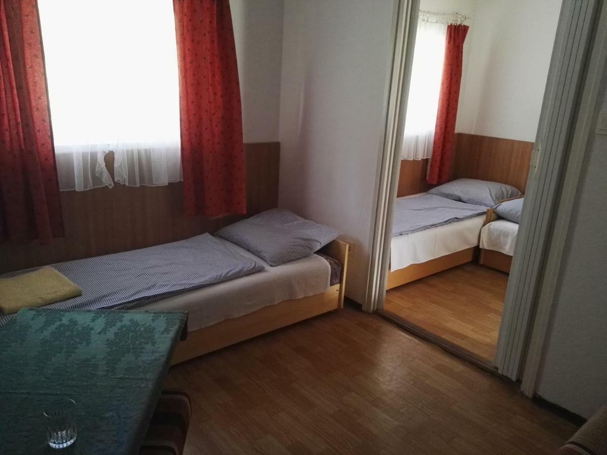 Vadasa Motel Es EtteremHegyhátszentjakab エクステリア 写真