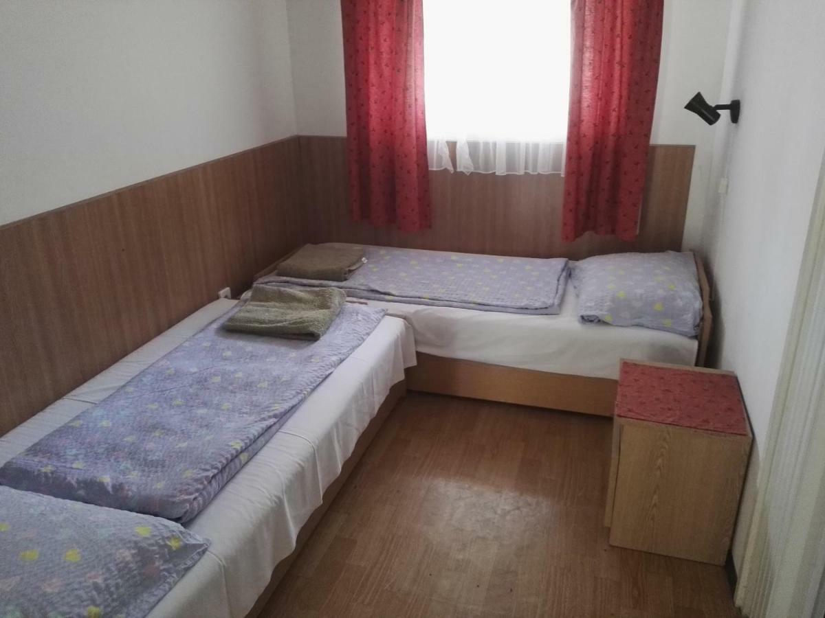 Vadasa Motel Es EtteremHegyhátszentjakab エクステリア 写真