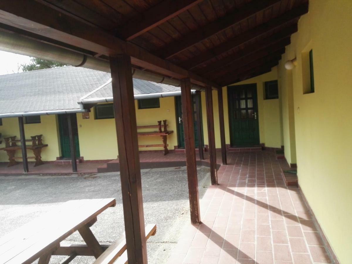 Vadasa Motel Es EtteremHegyhátszentjakab エクステリア 写真